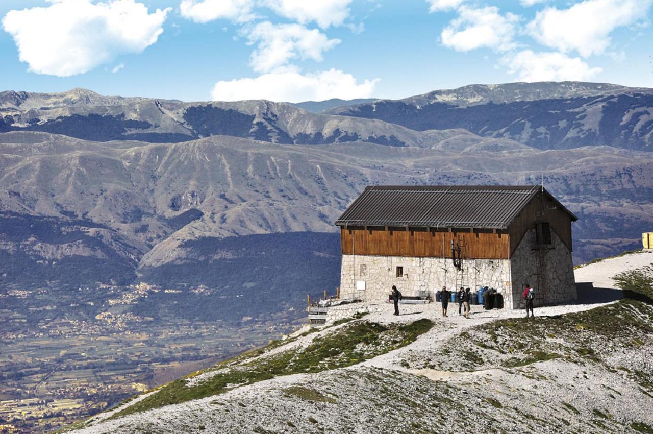 Complesso Turistico Aurora - Appartamenti Poggio Picenze Exteriör bild