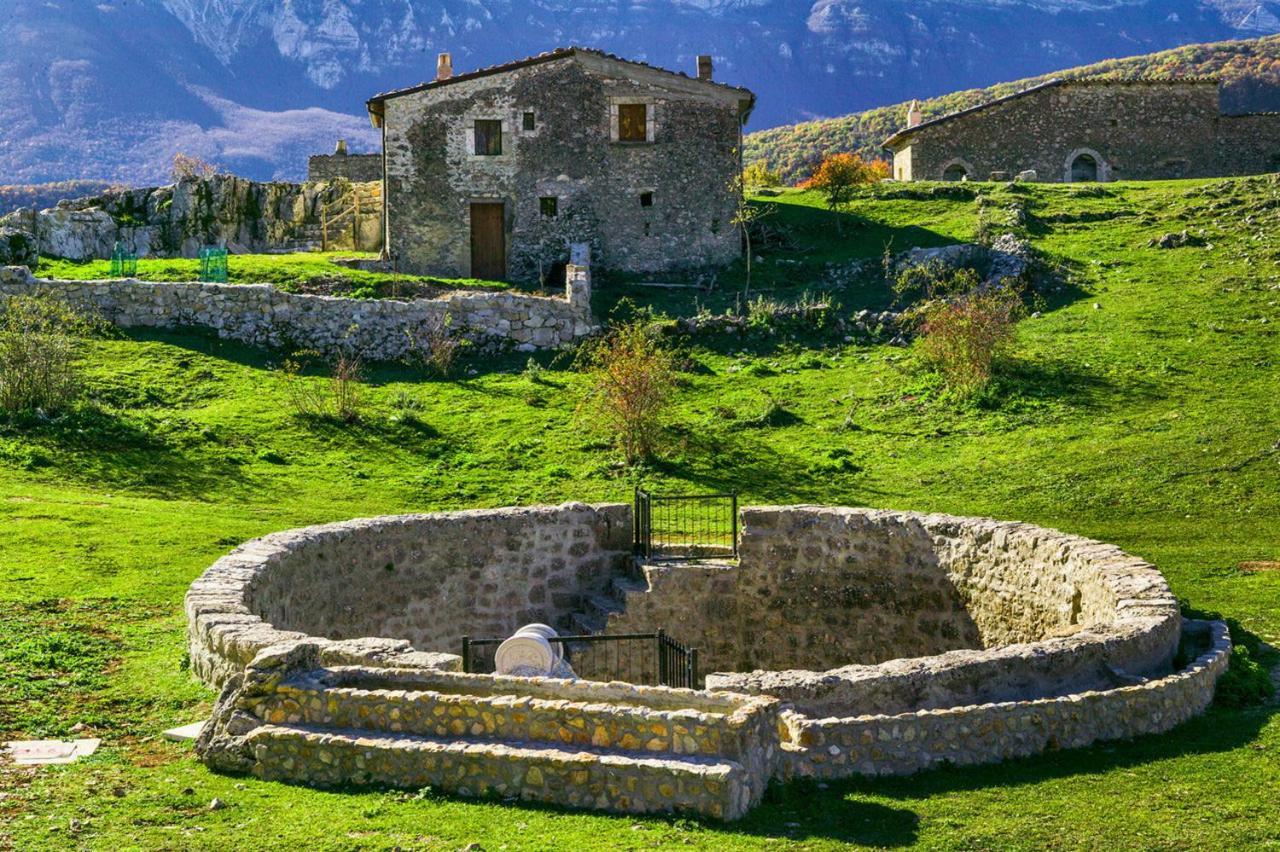 Complesso Turistico Aurora - Appartamenti Poggio Picenze Exteriör bild