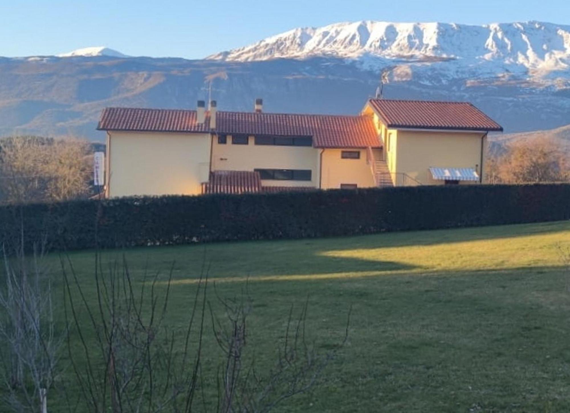 Complesso Turistico Aurora - Appartamenti Poggio Picenze Exteriör bild