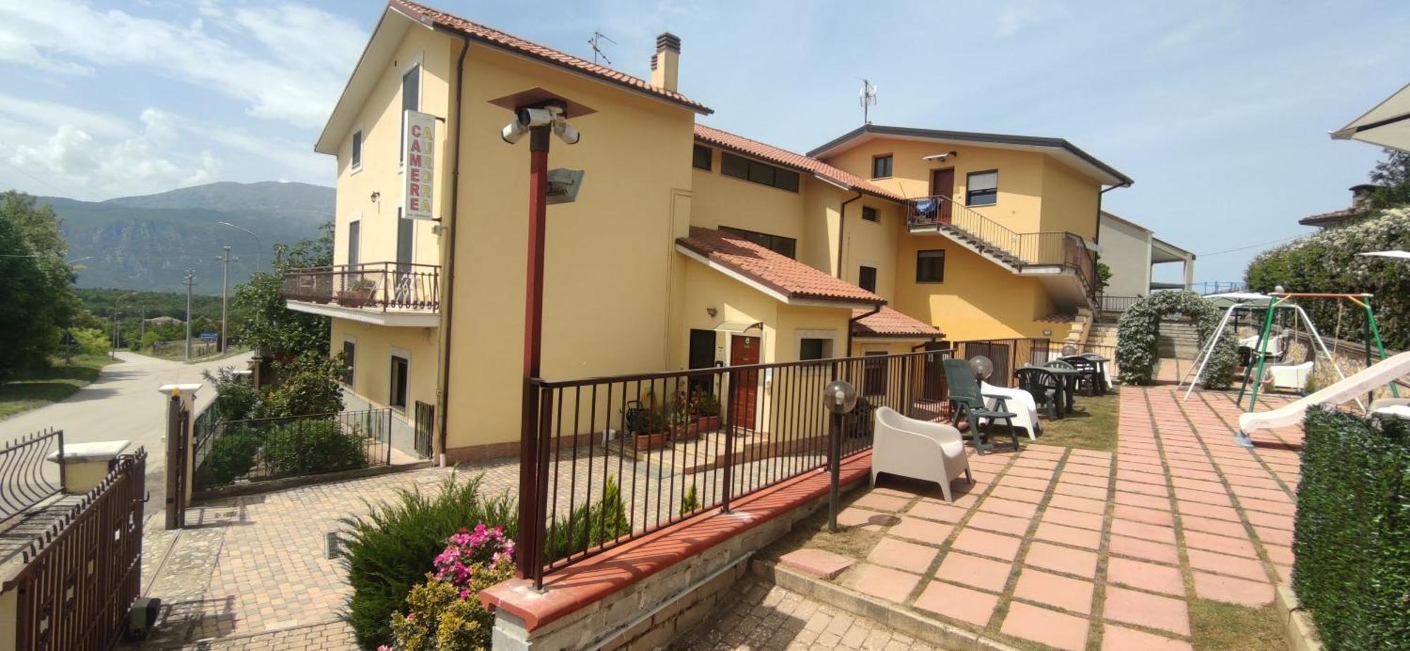 Complesso Turistico Aurora - Appartamenti Poggio Picenze Exteriör bild