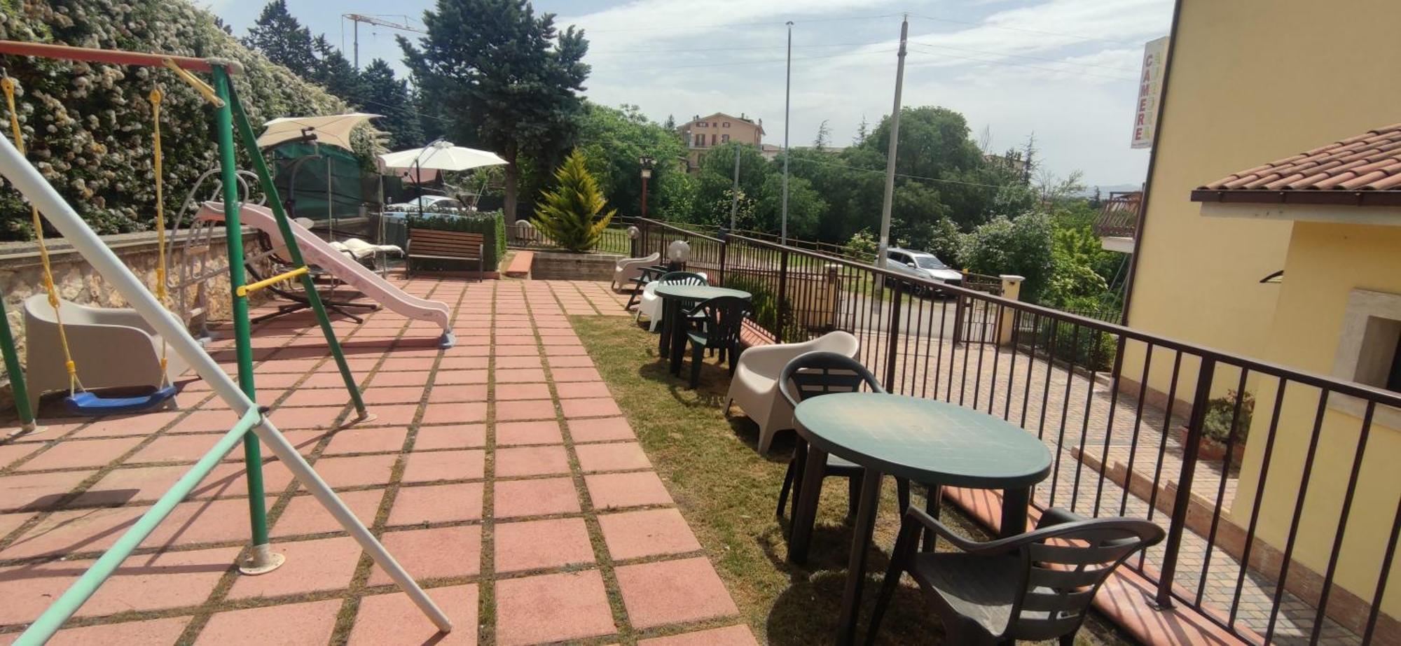 Complesso Turistico Aurora - Appartamenti Poggio Picenze Exteriör bild