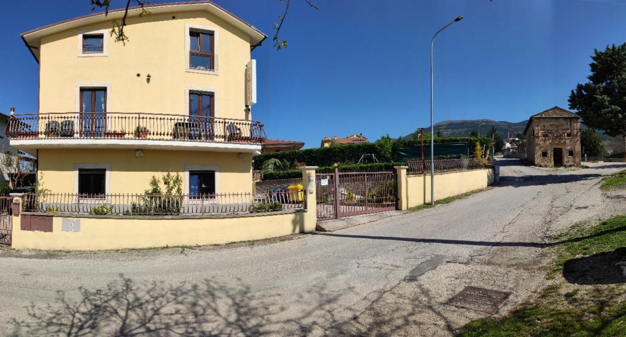 Complesso Turistico Aurora - Appartamenti Poggio Picenze Exteriör bild