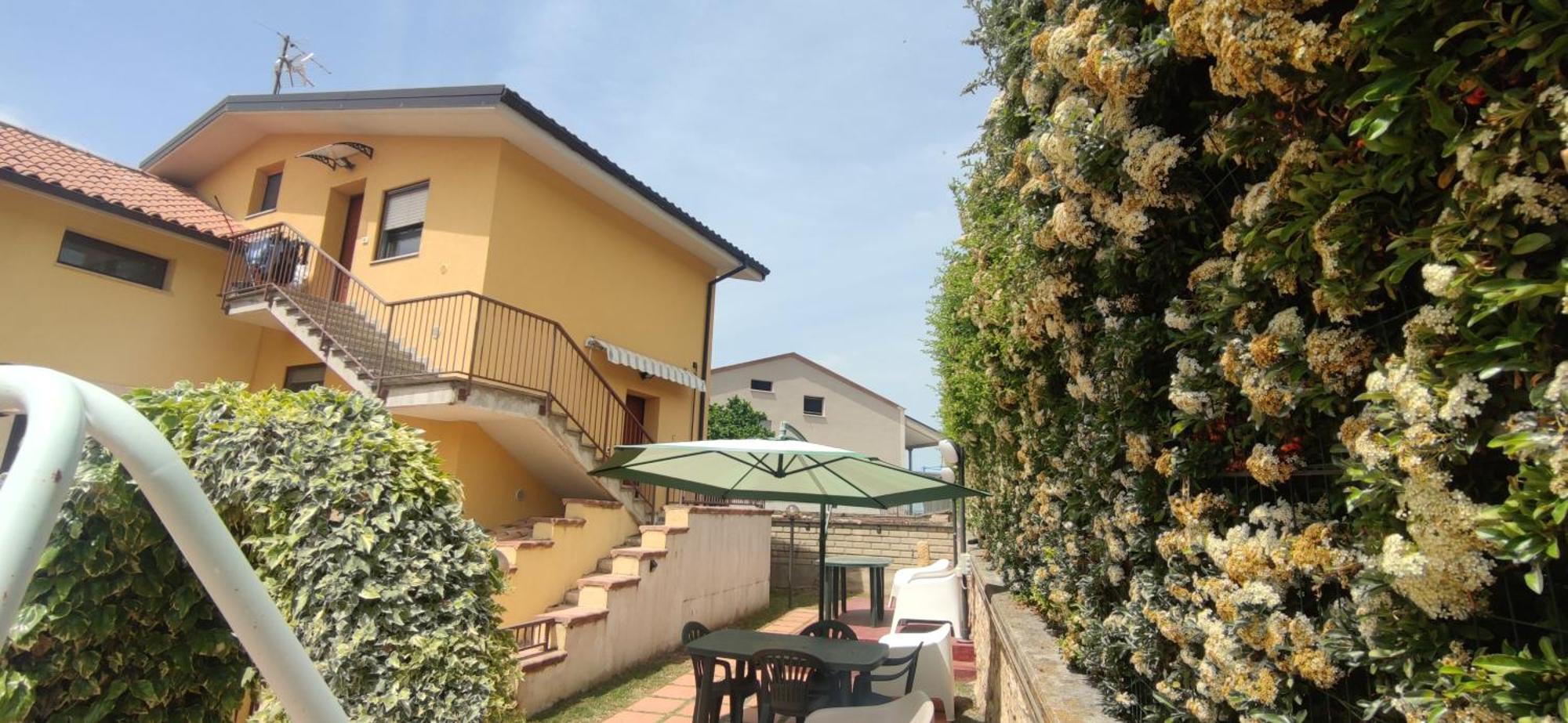 Complesso Turistico Aurora - Appartamenti Poggio Picenze Exteriör bild